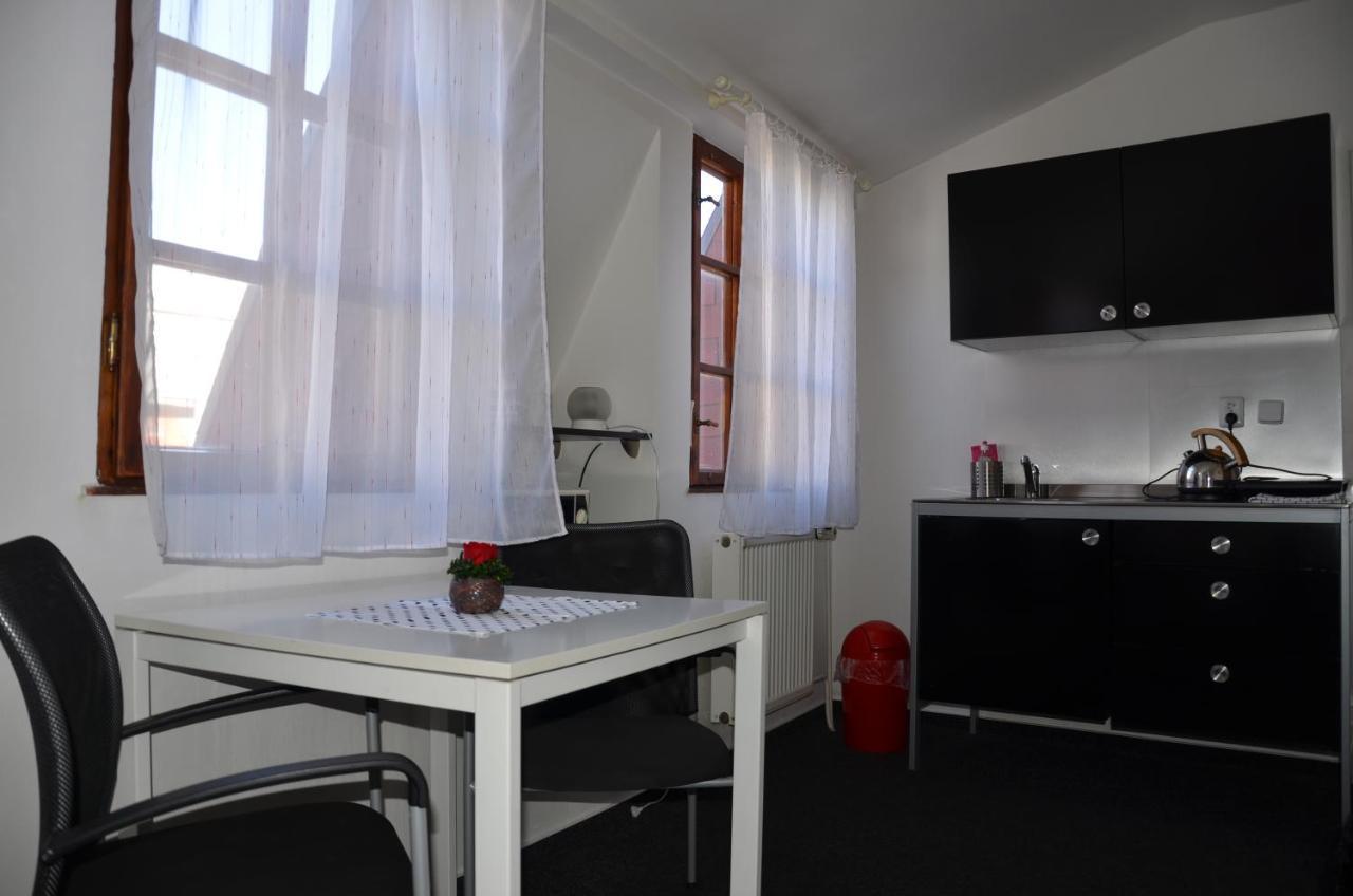 Guesthouse Zlaty Hrozen Česká Lípa Esterno foto