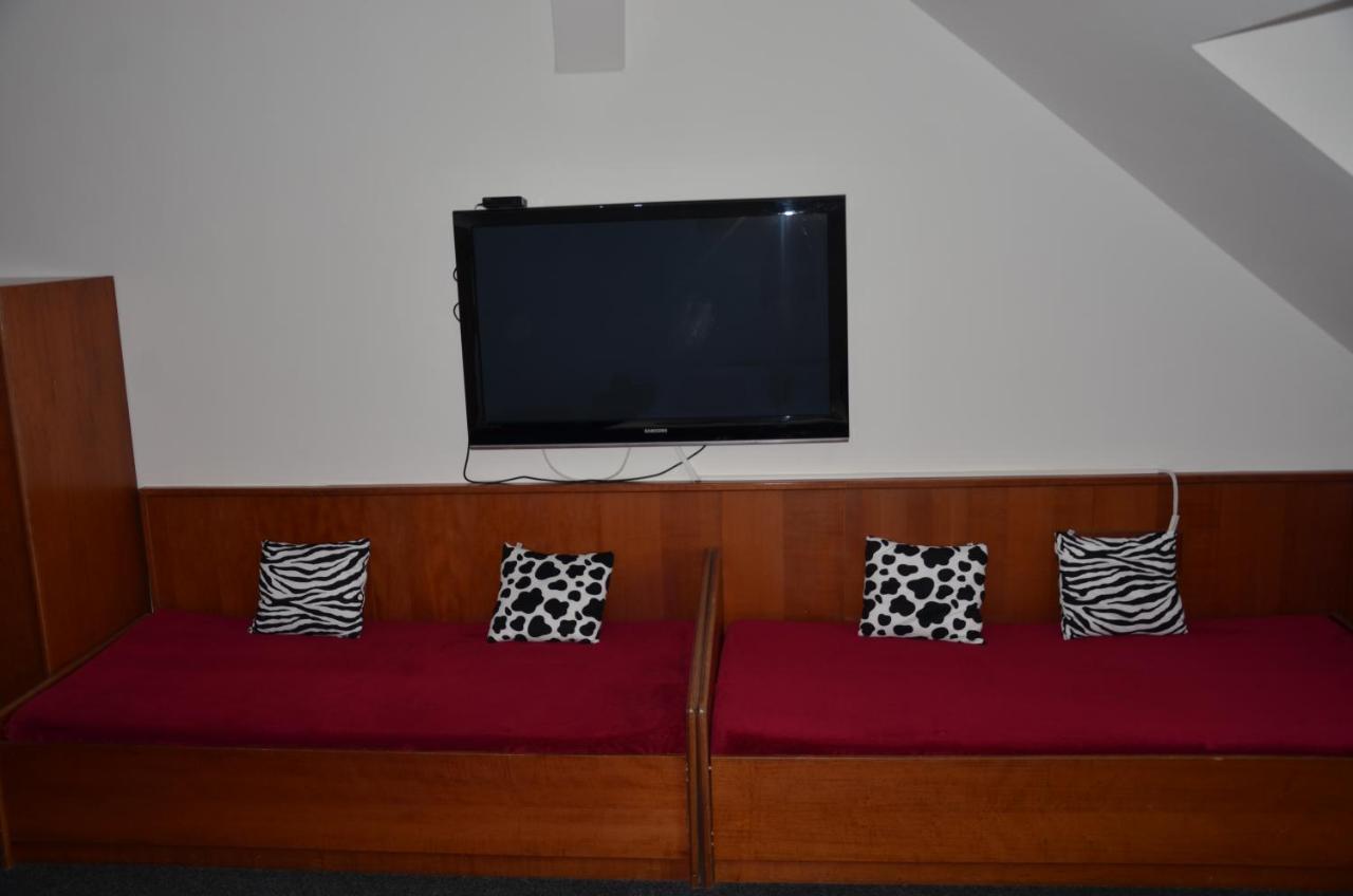 Guesthouse Zlaty Hrozen Česká Lípa Esterno foto